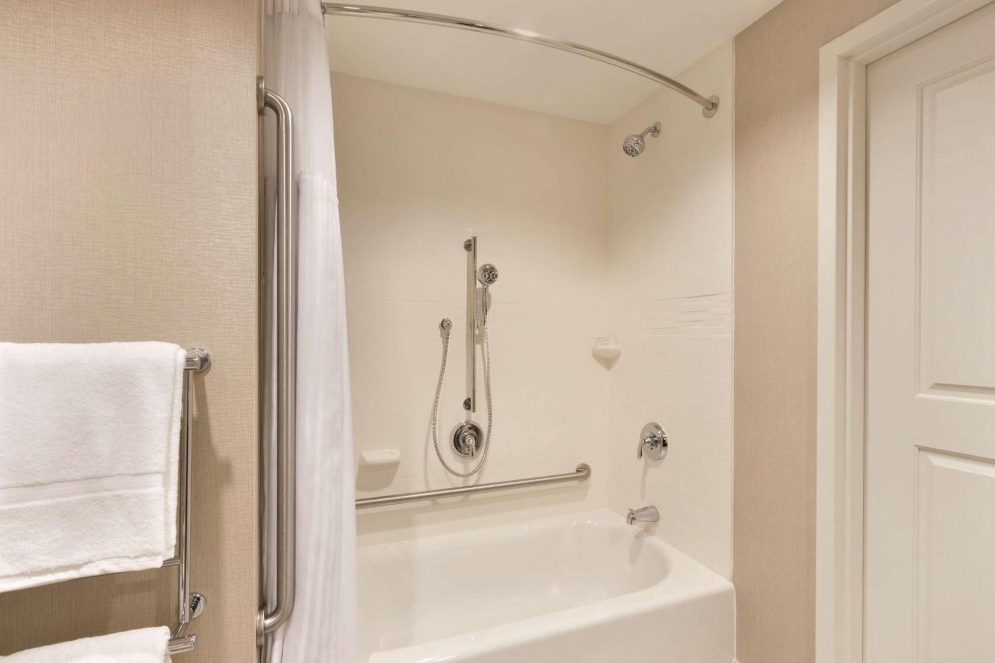Homewood Suites By Hilton Calgary Downtown Екстер'єр фото